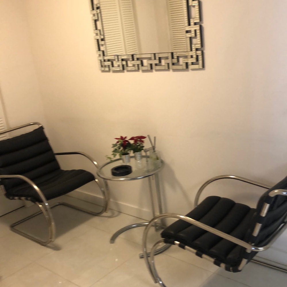 Mies van der rohe lounge chairs. Set